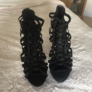 STEVE MADDEN STRAPPY PLATFORM HEELS
